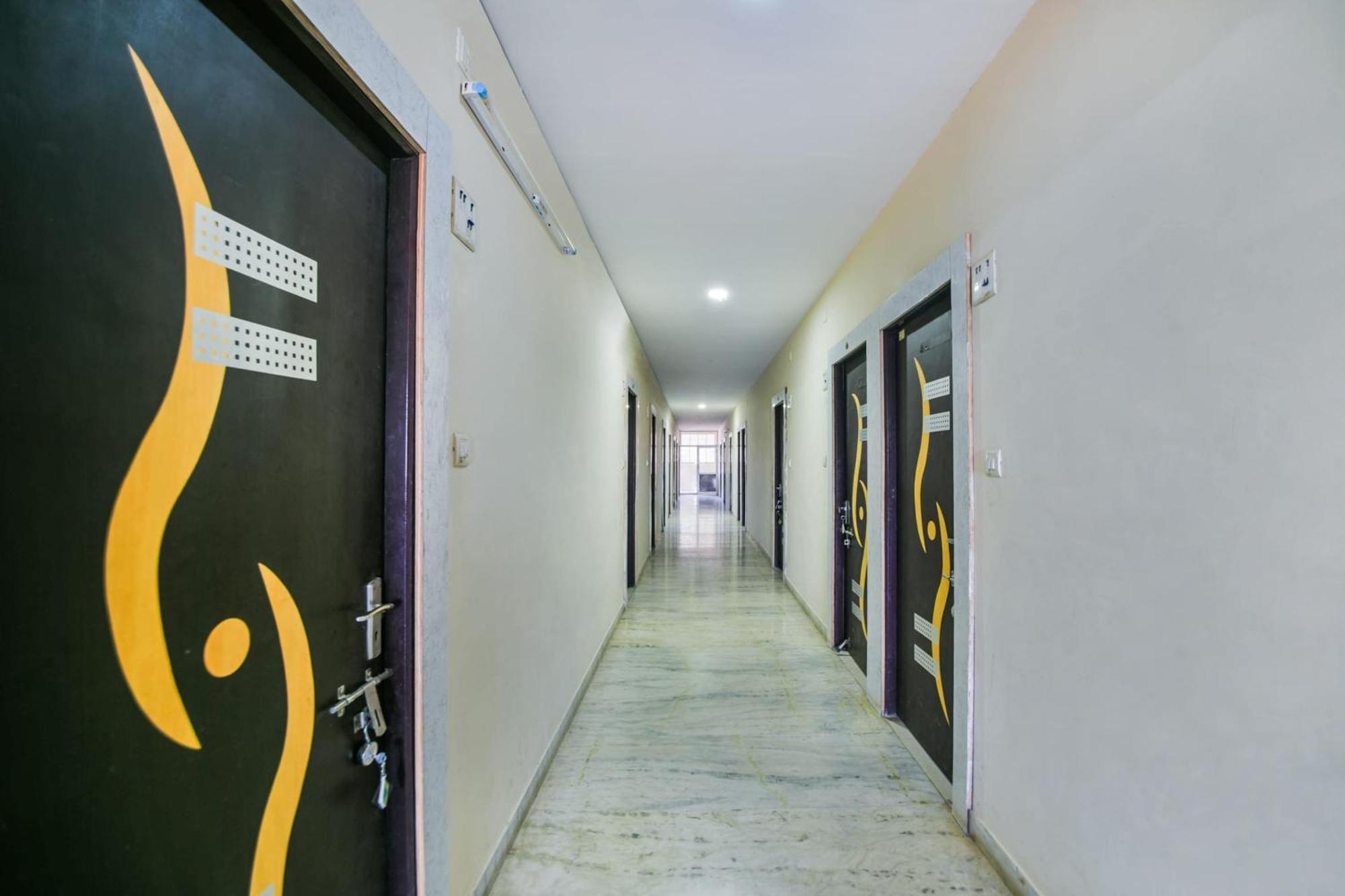 Hotel O Kalika Resort Lakāwās 外观 照片